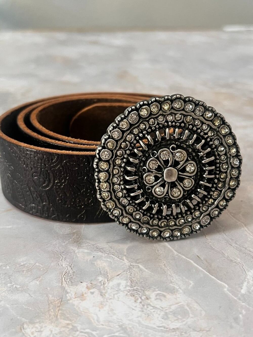 Vintage Fossil Size M Belt Embossed Leather Silver Metal Rhinestone Buckle